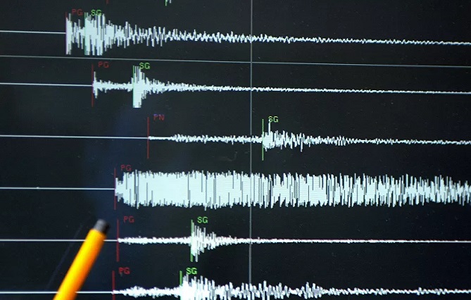  زلزال بقوة 4.9 درجة يضرب الجزائر 