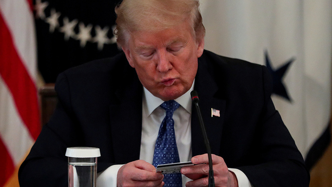 ترامب يعلن أنه سيحظر تطبيق "تيك توك" الصيني في الولايات المتحدة