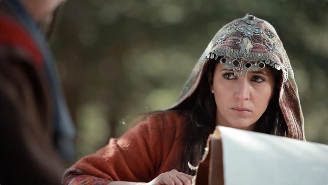 الفنانة كليلة بونعيلات تلعب دور البطولة في "Les bourgeois"