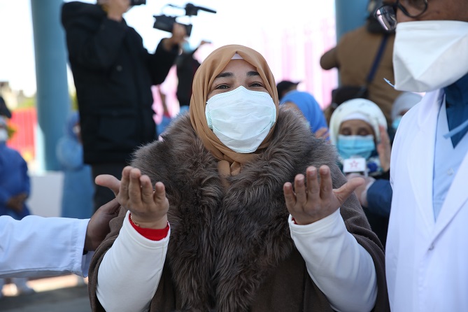 موجة الوباء بالمغرب تتراجع مع اقتراب نهاية فصل الصيف