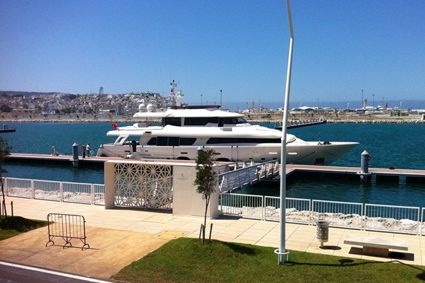 حتى الأغنياء يصابون بكورونا.. الداخلية تمنع اليخوت بمارينا طنجة بعد دعوات للاحتجاج على إغلاق الشواطئ