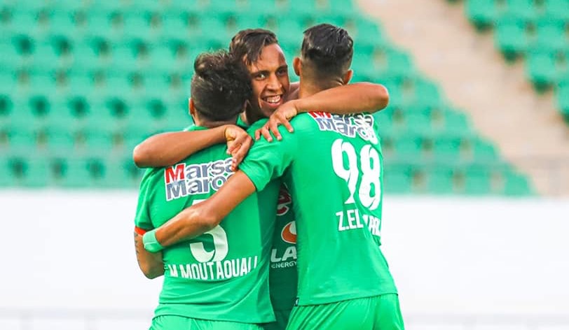 الرجاء البيضاوي يهزم الدفاع الحسني الجديدي ويعزز صدارته للبطولة