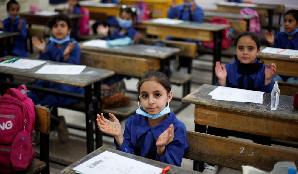  الأردن يغلق المدارس في إطار قيود جديدة بعد قفزة في إصابات كورونا 