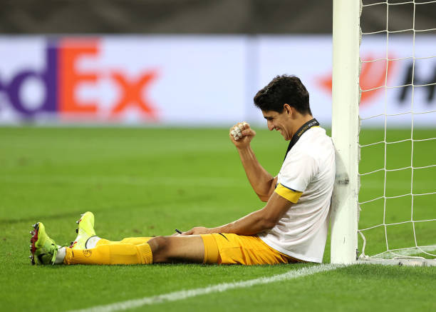 إشبيلية الإسباني يفاوض بونو من أجل تمديد مقامه مع الفريق لغاية 2024