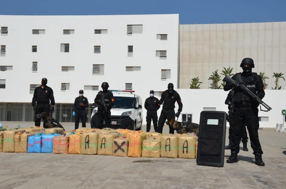  حجز 940 كيلوغرام من مخدر الشيرا وتوقيف شخصين يشتبه بالجديدة 