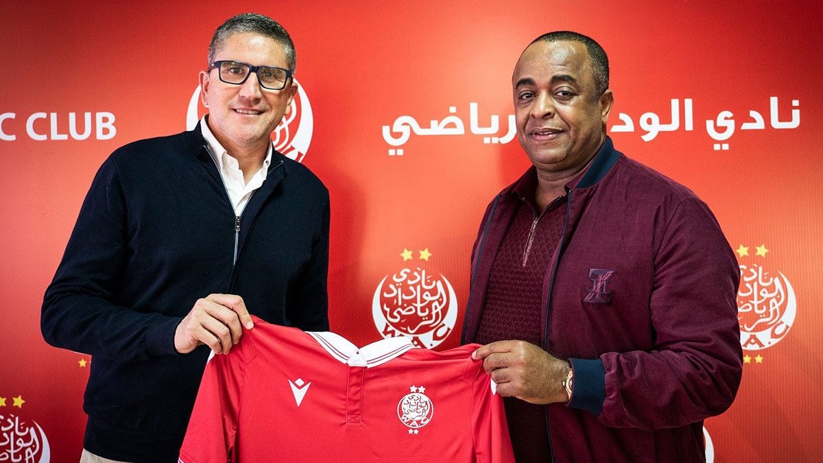 رسميا.. الوداد يفك ارتباطه بالمدرب الإسباني خوان كارلوس كاريدو