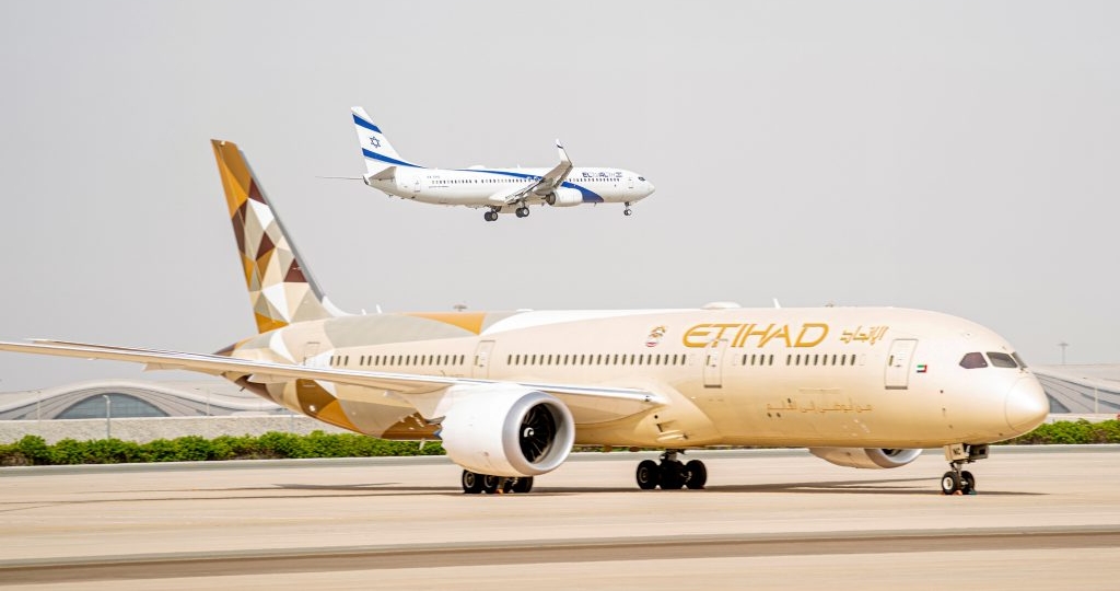  إسرائيل تحاول إقامة خط جوي مع المغرب: الرباط ترفض.. والإمارات و"الدين" يلعبان دور الوساطة 