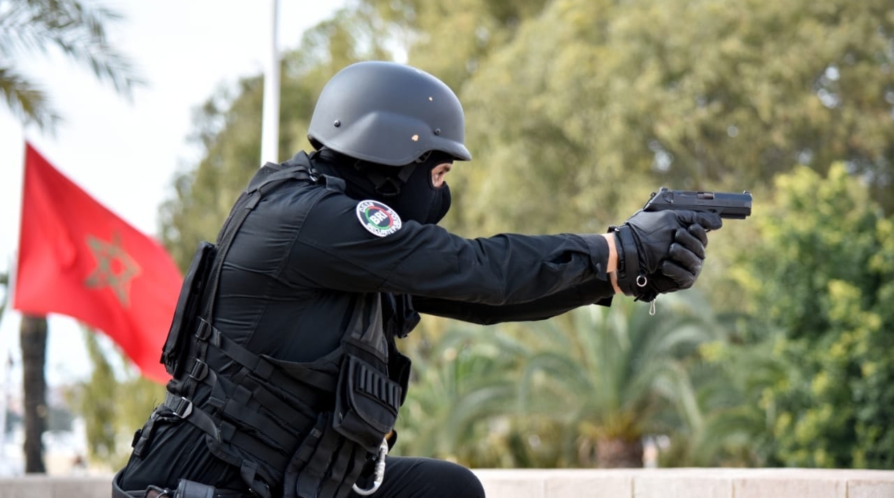 القنيطرة.. رصاص وإصابة شخص من طرف رجال الأمن بعد أن هدد الغير بسلاح أبيض