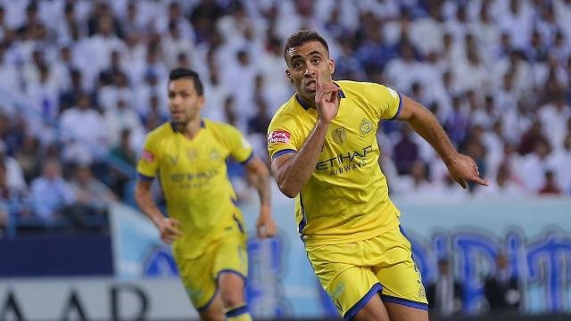  توتنهام يَعرض 28 مليون أورو لضم حمد الله 