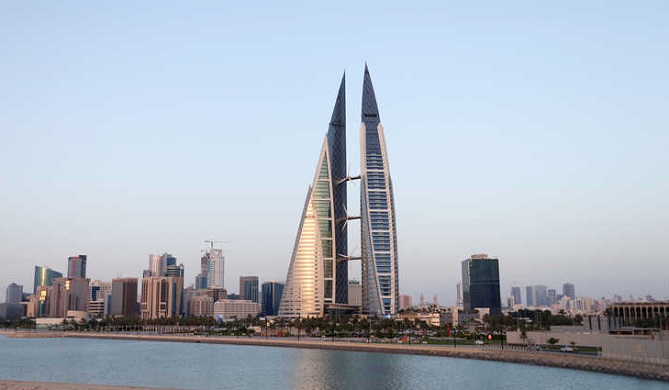 السفارة الأميركية في البحرين تطلب من رعاياها توخي الحذر