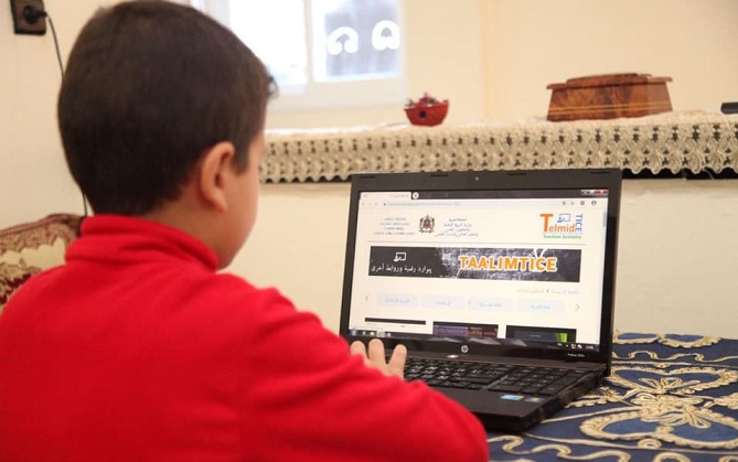  إقرار التعليم عن بعد في 21 مؤسسة على صعيد حيين في مكناس 