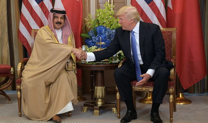 ترامب: البحرين توافق على تطبيع العلاقات مع إسرائيل