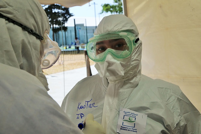  2444 إصابة و28 حالة وفاة جديدة بكورونا في المغرب 