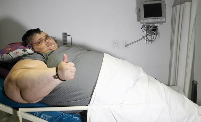  "أسمن رجل في العالم" يقهر   فيروس كورونا 