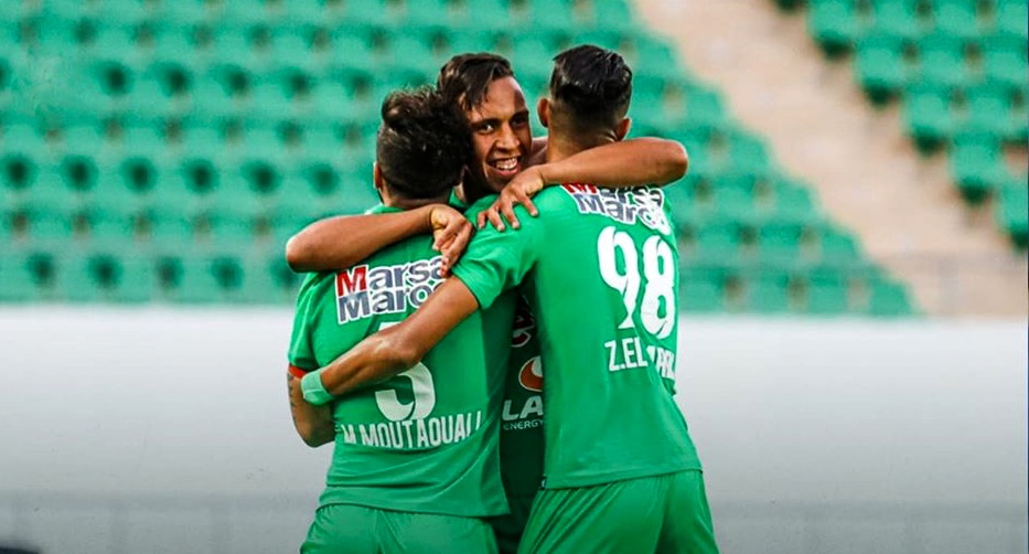  الرجاء يواصل الزعامة.. والصراع على اللقب قد يحسم في الدورة الأخيرة 