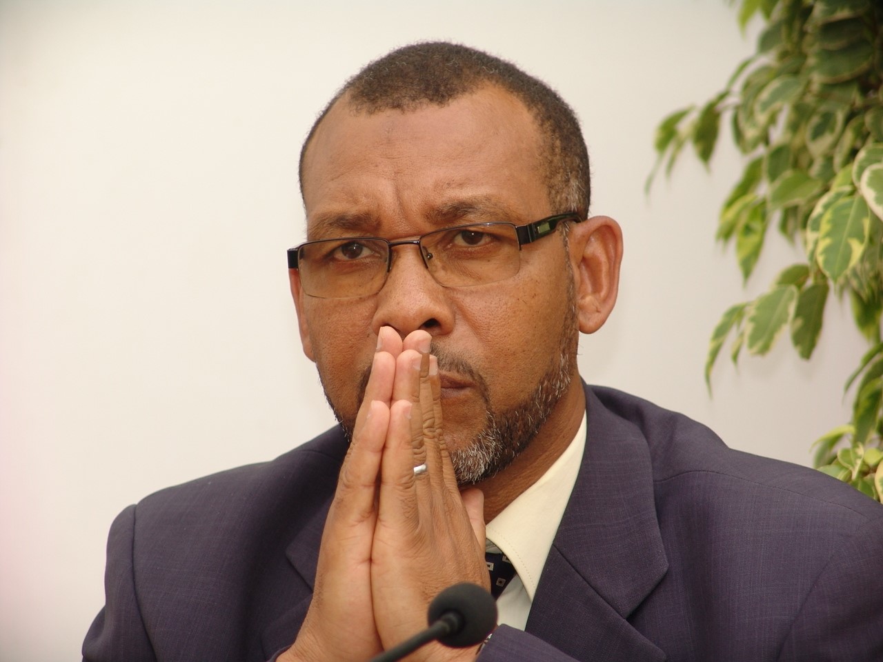  لعنة مهرجان بنكيران الخطابي تلاحق عمدة تطوان.. القضاء يستدعيه ومقعده الجماعي مهدد بعد إسقاط مقعده البرلماني 