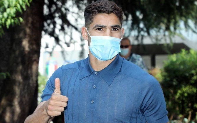  فيروس كورونا يحرم أشرف حكيمي من انطلاقة دوري أبطال أوروبا 