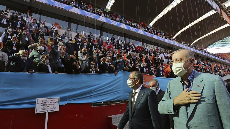  كورونا يضرب بقوة محيط الرئيس أردوغان ووفاة أحد مؤسسي حزب العدالة والتنمية التركي 