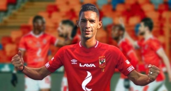  خاص.. بانون زار مقر الأهلي المصري في "سرية" من أجل إنهاء مراسيم التوقيع الرسمي 