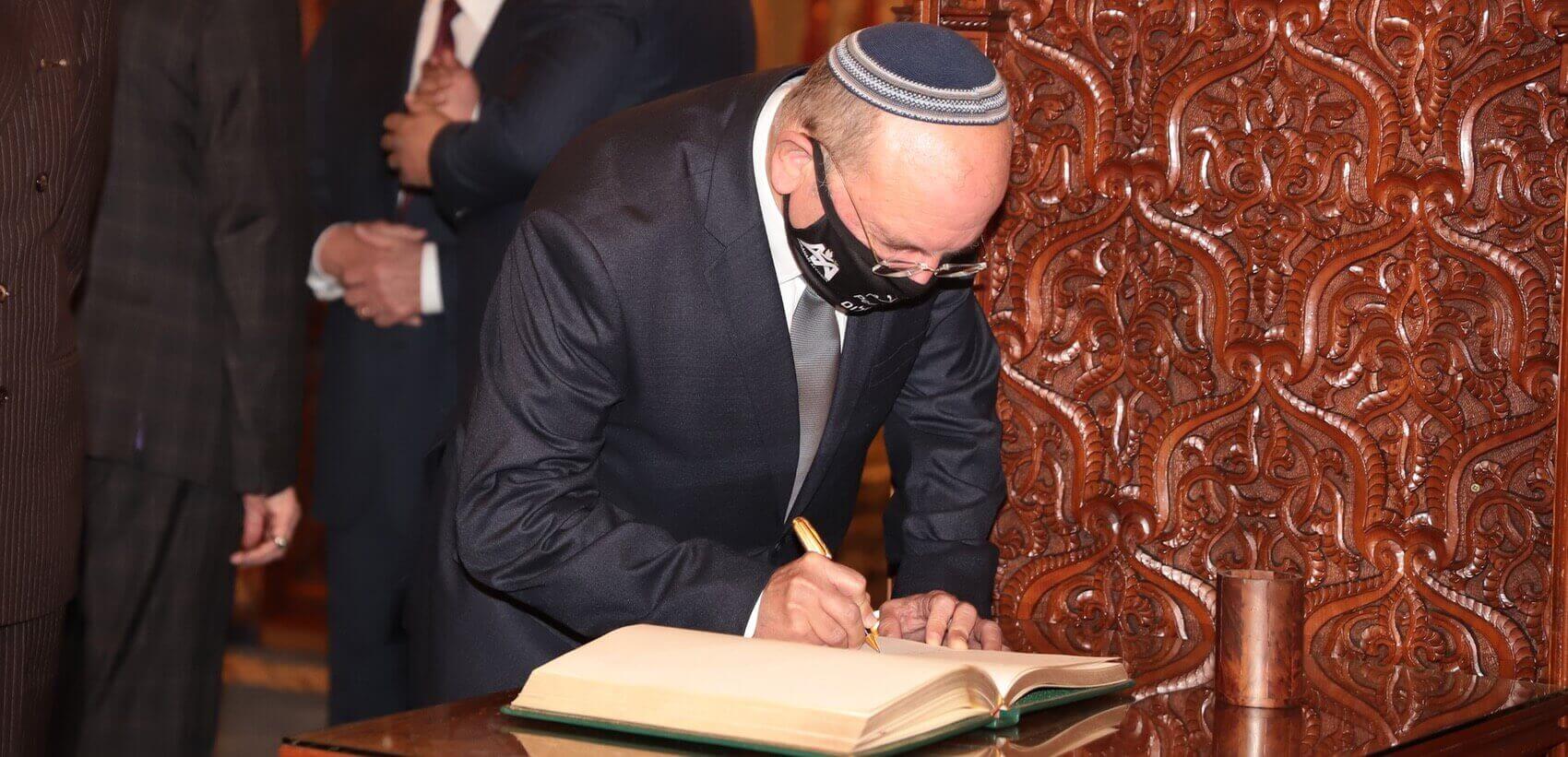 سوسي متدين يرأس الأمن القومي الإسرائيلي.. "مائير بن شبات" مبعوثُ نتنياهو الذي خاطب الملك بـ"الدارجة"