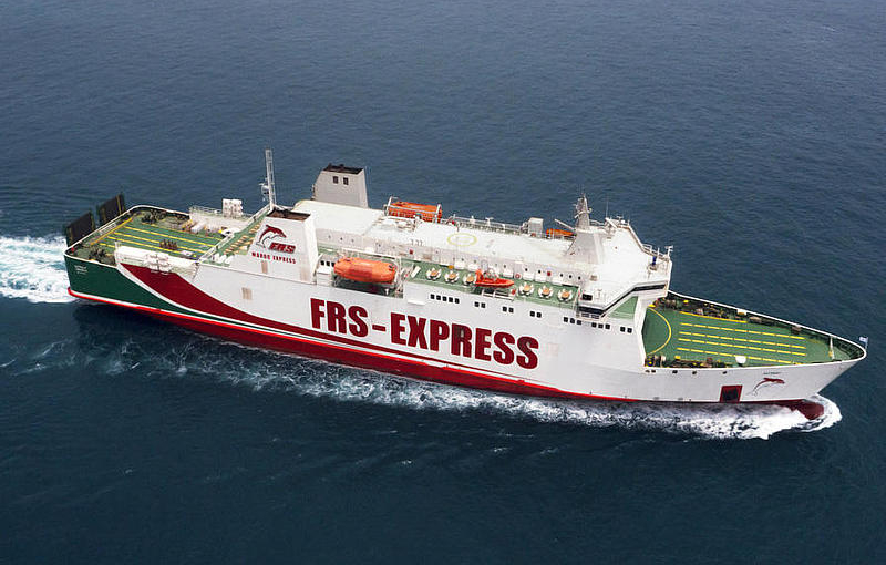 المصائب لا تأتي فرادى: بعد حجز سفينة "FRS".. إنذار من وزارة التجهيز والنقل يهدد بسحب ترخيصها