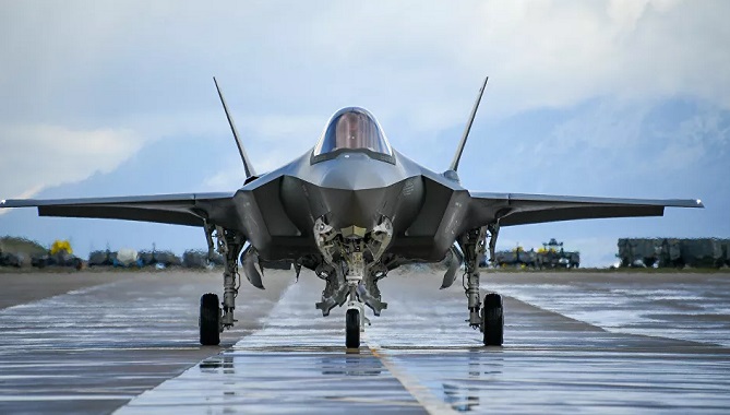  ترامب يهدد باستخدام حق النقض بخصوص محاولات منع بيع أسلحة للإمارات 