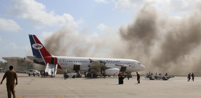  خمسة قتلى وعشرات الجرحى في الانفجارات التي استهدفت مطار عدن 