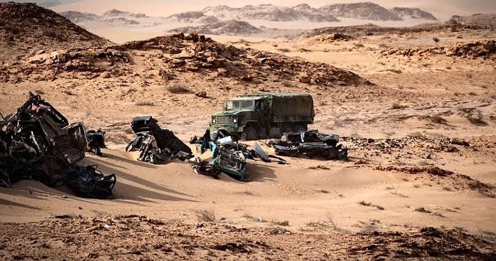  خاص ــ بعد تسللهم من الجانب الموريتاني.. عناصر من البوليساريو يسقطون قذائف خلف الجدار الأمني للكركرات 