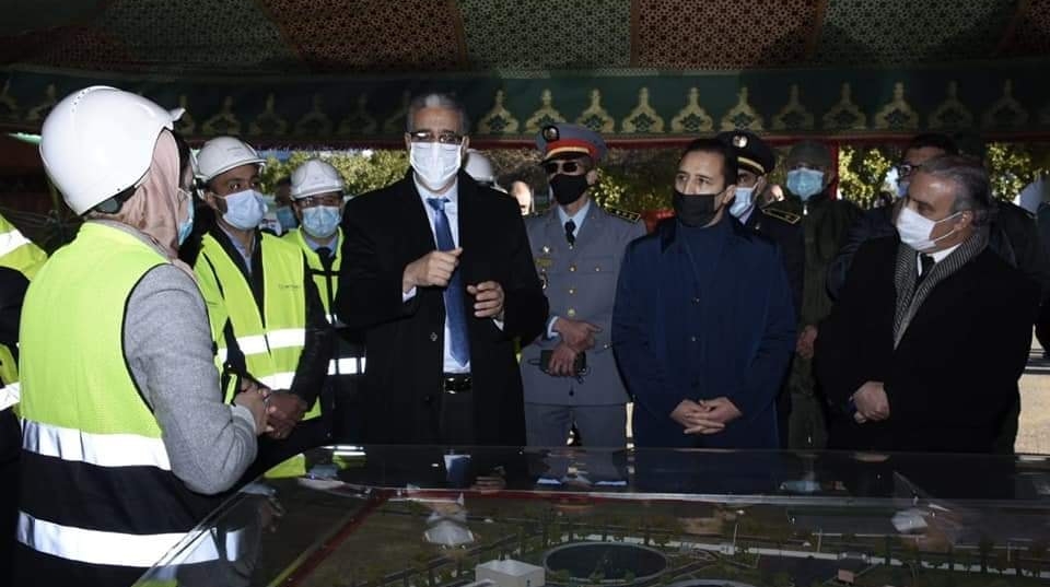 الرباح يطلع على تجربة الأنبوب الناقل للفوسفاط بين مناجم خريبكة والجرف الأصفر