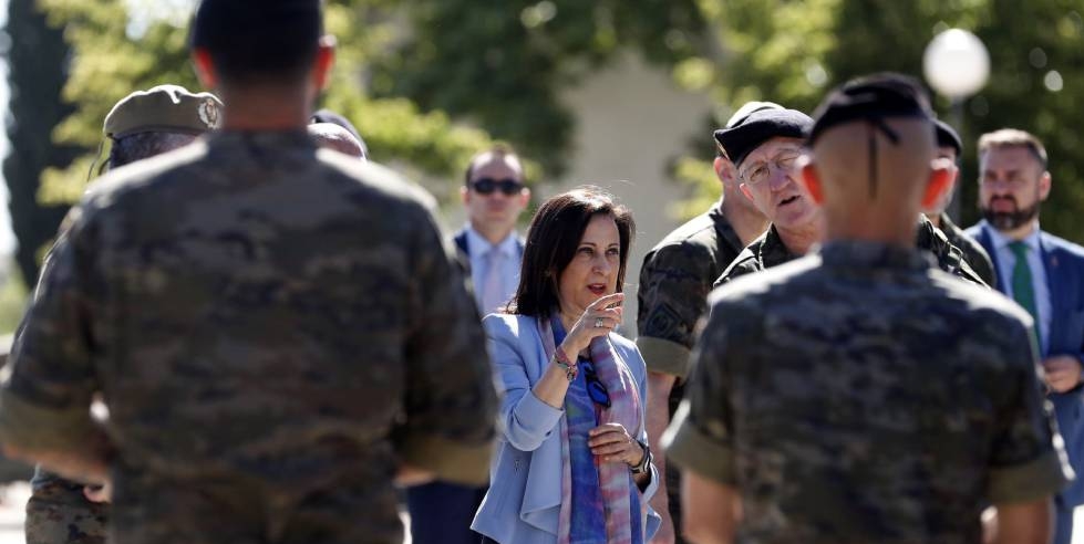  وزيرة الدفاع الإسبانية: سبتة ومليلية إسبانيتين ولا داعي لإقحام الجيش في القضية! 