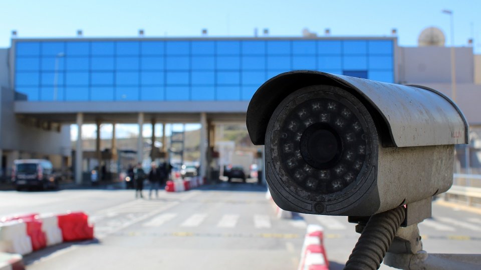  قرار إسباني جديد يضع حدا لأي آمال بفتح معبر باب سبتة خلال شهر فبراير 