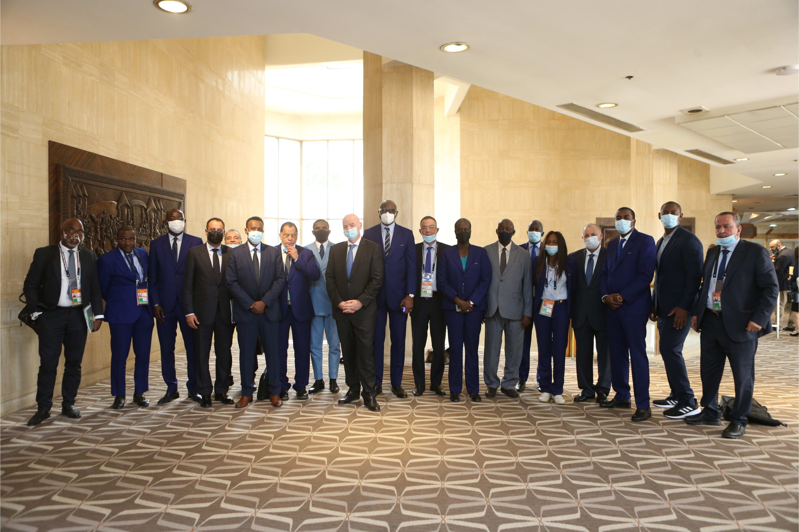 لقجع يستغل حضوره لافتتاح "الشان" من أجل حملته لعضوية الاتحاد الدولي "فيفا"