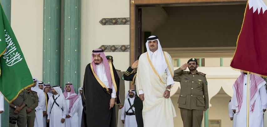  أمير قطر يحضر القمة الخليجية في السعودية 