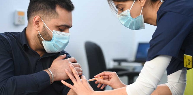 منظمة الصحة العالمية تحذر من اتساع الهوة بين الأغنياء والفقراء بشأن اللقاح ضد كورونا