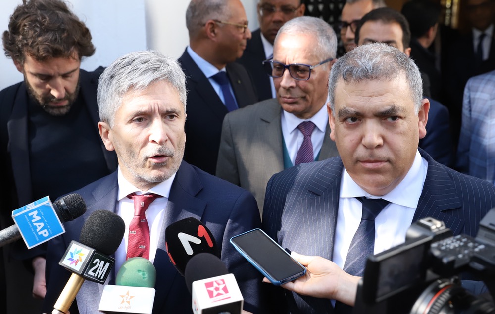 وزير الداخلية الإسباني يشيد بالمغرب في جوابه على سؤال حول سبتة ومليلية