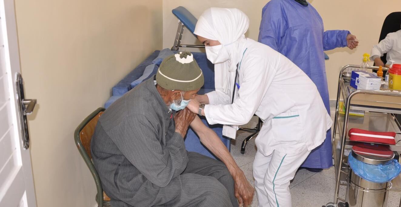 وزارة الصحة تبقي على لقاح "سينوفارم" لدى الأشخاص البالغين 60 سنة فما فوق