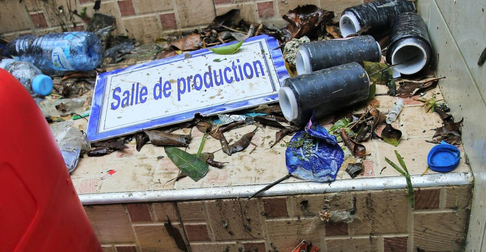  خاص - شارك في تصنيع الكمامات.. مصنع طنجة "المشؤوم" كان يُعد طلبيات موجهة لإسبانيا ويشغِّل قاصرات 