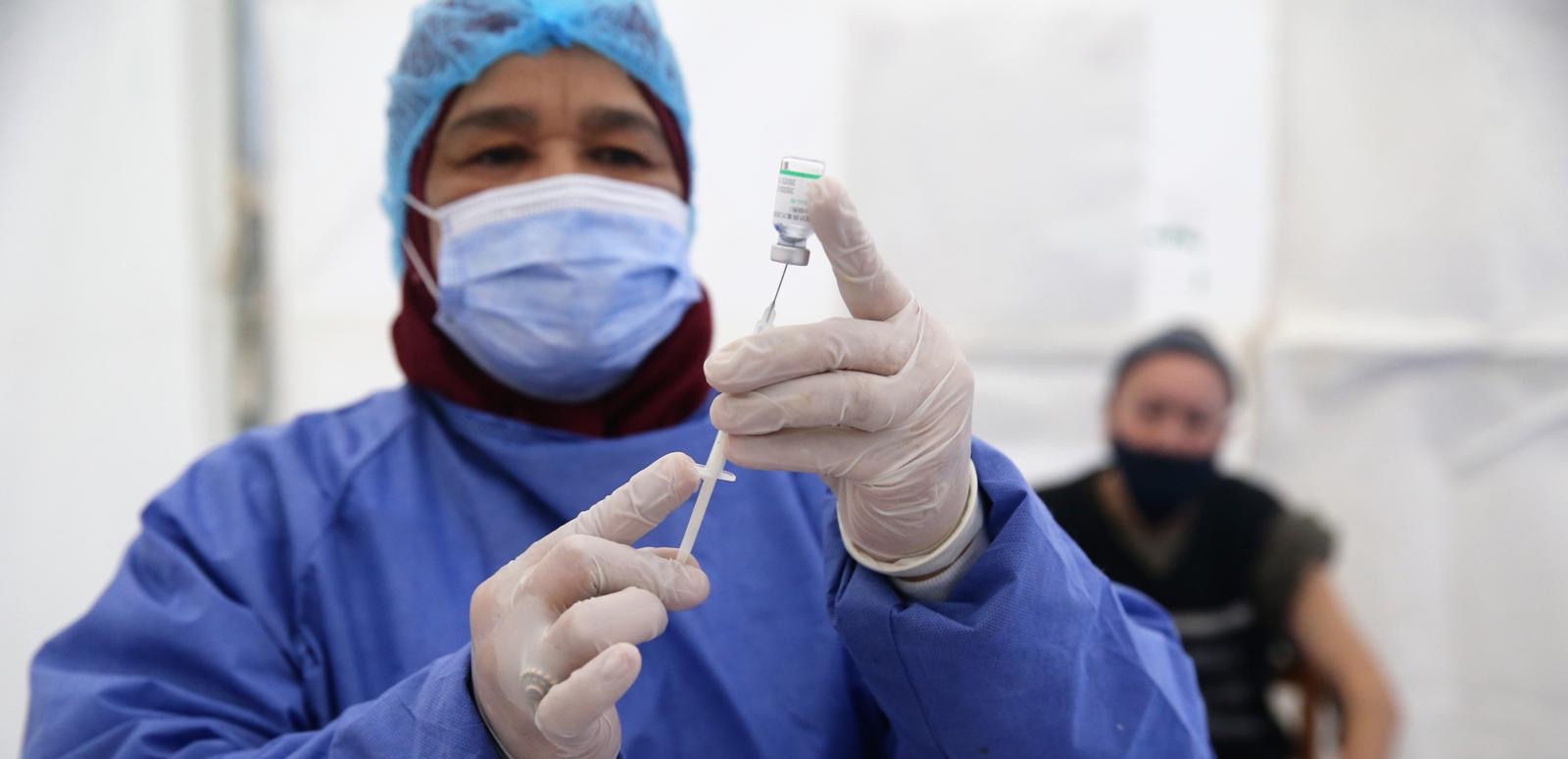  جرعة واحدة من "أسترازينيكا" كافية.. هل فتحت "أوكسفورد" الباب أمام المغرب لمضاعفة المستفيدين من اللقاح؟ 