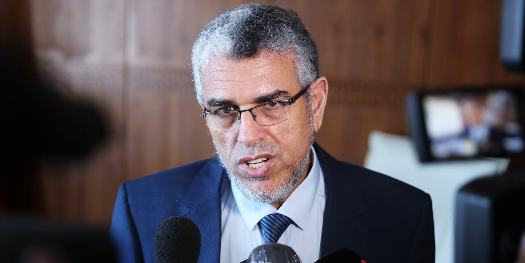 الرميد يجري عملية جراحية "ناجحة" ويَتراجع عن استقالته من الحكومة