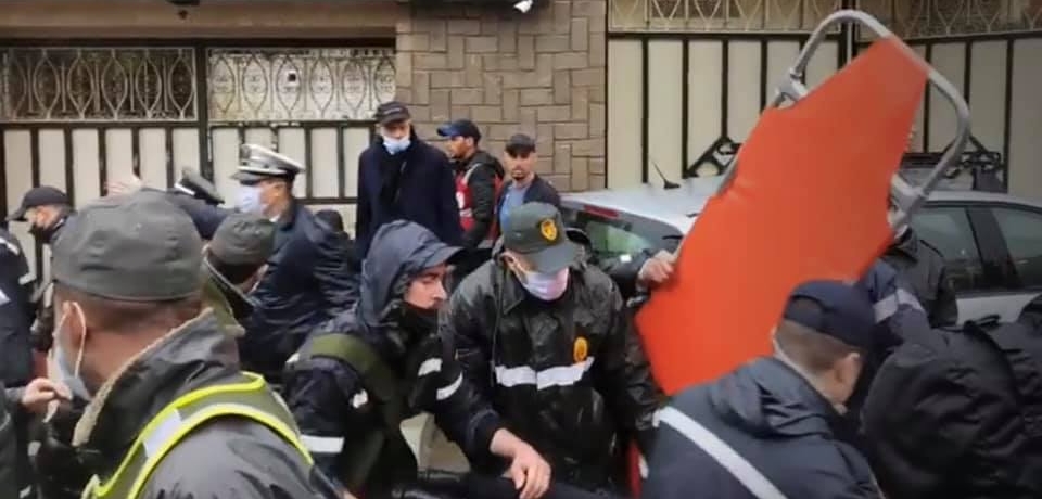 انتشال جثث 24 شخصا وإنقاذ 10 آخرين إثر حادث تسرب مياه الأمطار لوحدة صناعية سرية للنسيج بطنجة