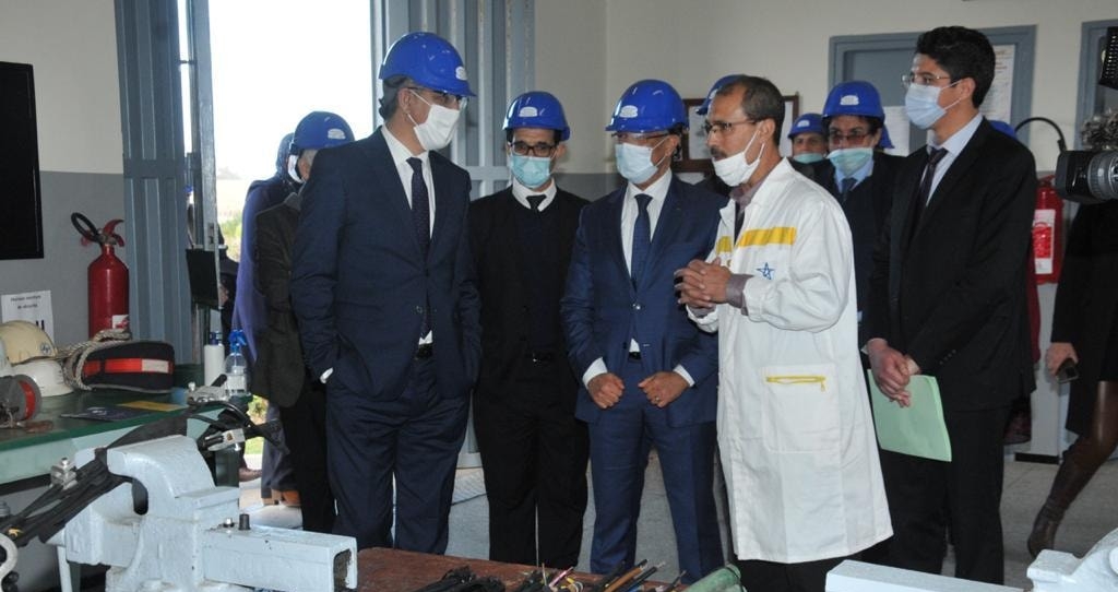  رباح ومدير الـ ONEE يطلعان على مشروع استعمال "الدرون" لتشخيص أعطاب شبكة الكهرباء 