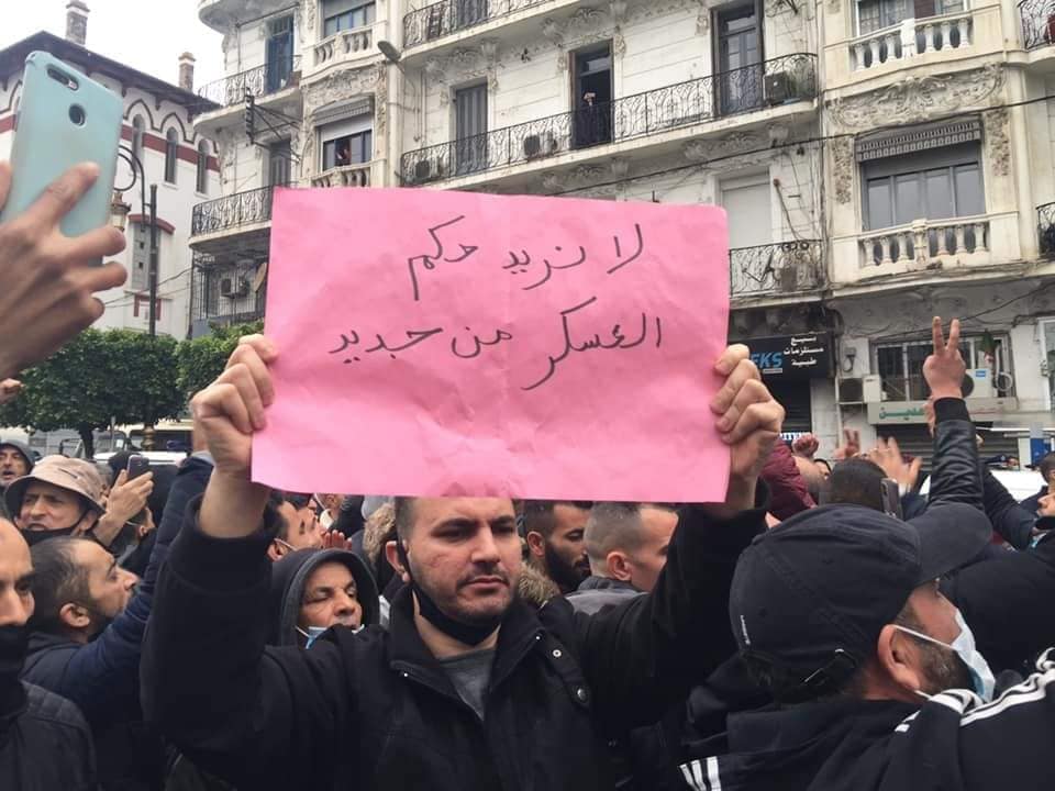  إلبايس: بعد عامين.. لا يزال نشطاء الحراك في الجزائر يثورون ضد "الفساد والأساليب القمعية للسلطة" 