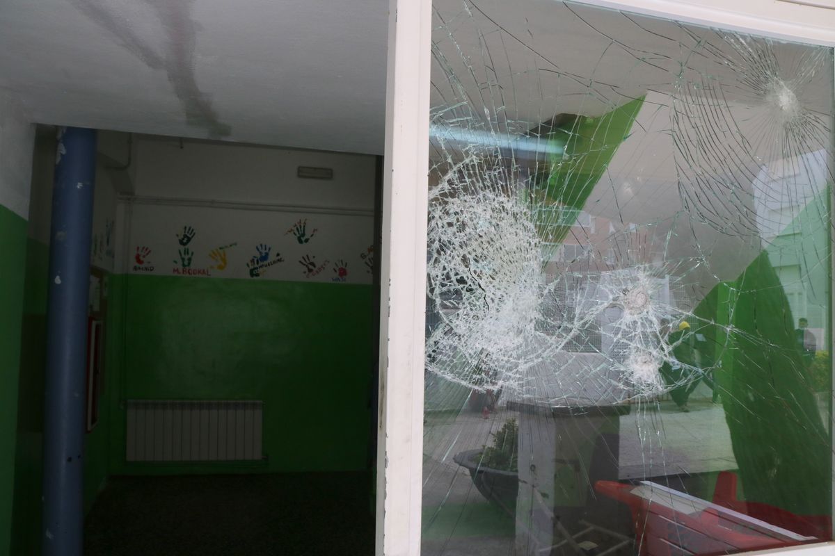 كسروا أنف طفل ورشقوا زملاءه بالحجارة.. عنصريون إسبان يهاجمون مركزا لإيواء القاصرين المغاربة بتاراغونا