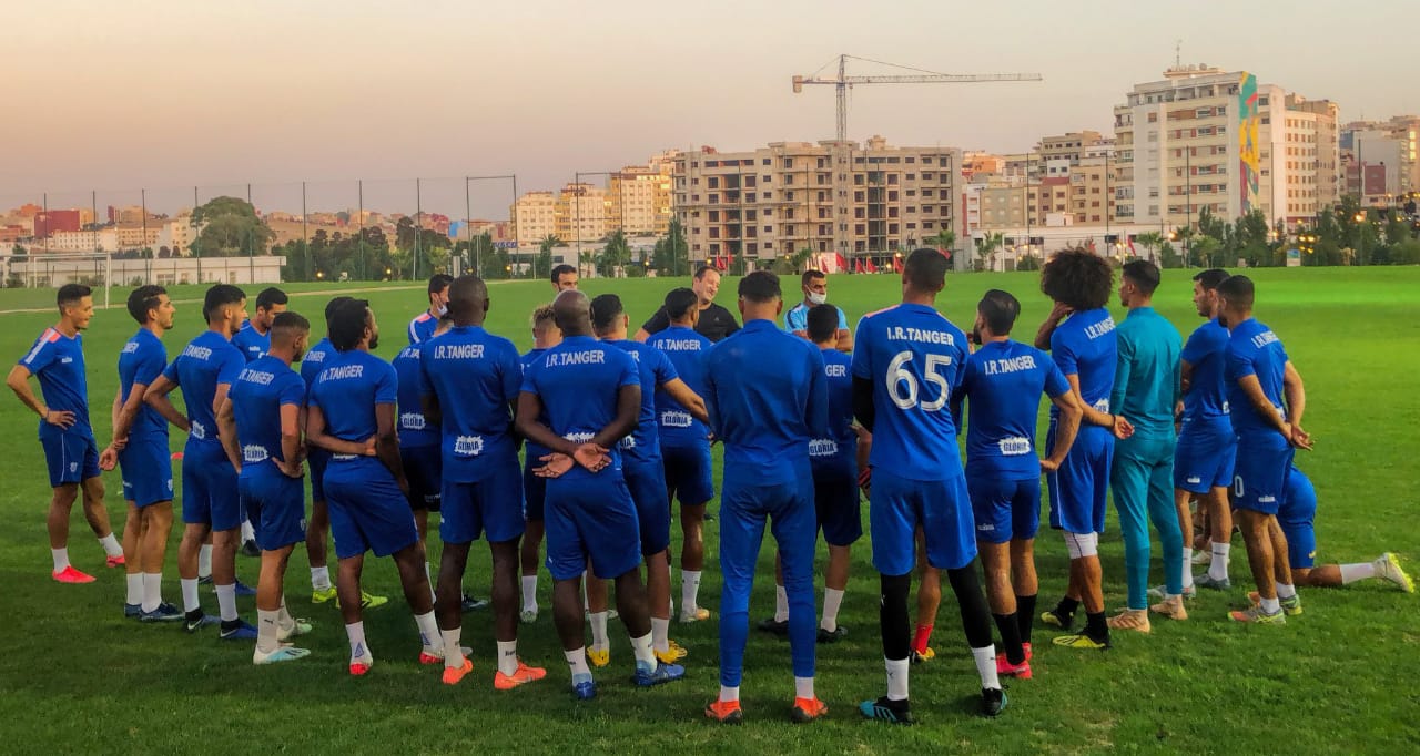  اتحاد طنجة ينهي أزمته بأداء 5 أشهر من أجور اللاعبين 