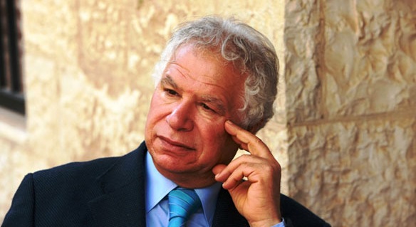  وفاة الشاعر والروائي الفلسطيني مريد البرغوثي 