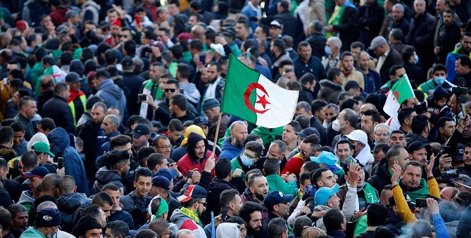  الجزائر.. سنتان حبسا نافذا في حق أحد نشطاء الحراك 