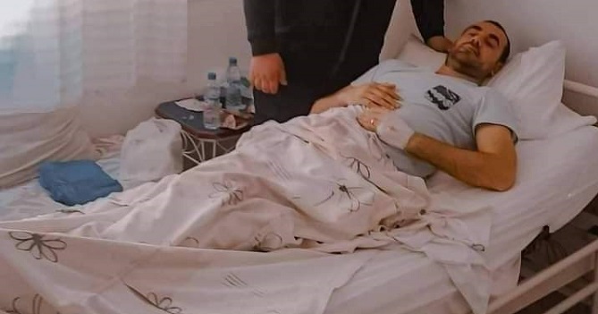  والداه أكدا الأمر.. الزفزافي يفقد وعيه داخل السجن بسبب الإضراب عن الطعام 