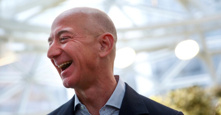 الرئيس التنفيذي لشركة "أمازون" يستقيل من منصبه