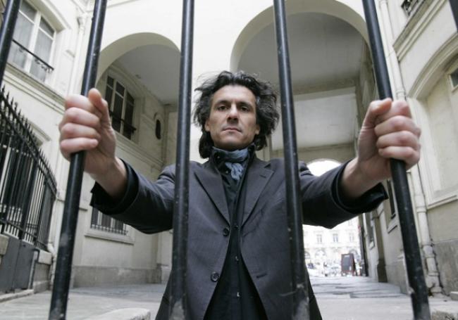  بسبب ظروف سجنه.. السياسي الجزائري والمرشح الرئاسي السابق رشيد نكاز يَدخل في إضراب عن الطعام 