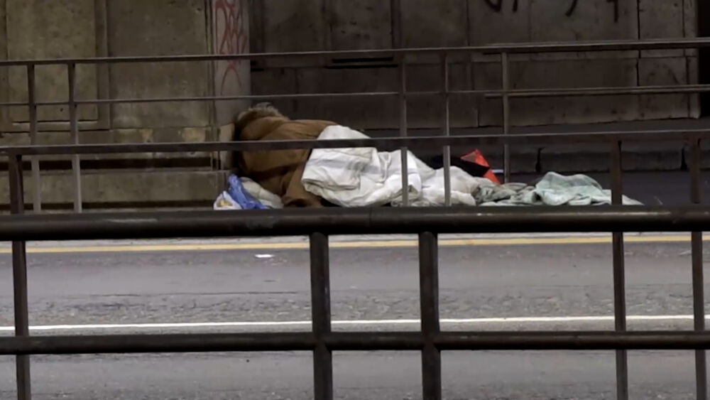  جدل بين الكنيسة والدولة في إيطاليا بعد وفاة مغربي متشردا في الشارع جراء قساوة الطقس 